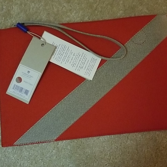 Rothy's Handbags - NWT Rothy's Essential Pouch